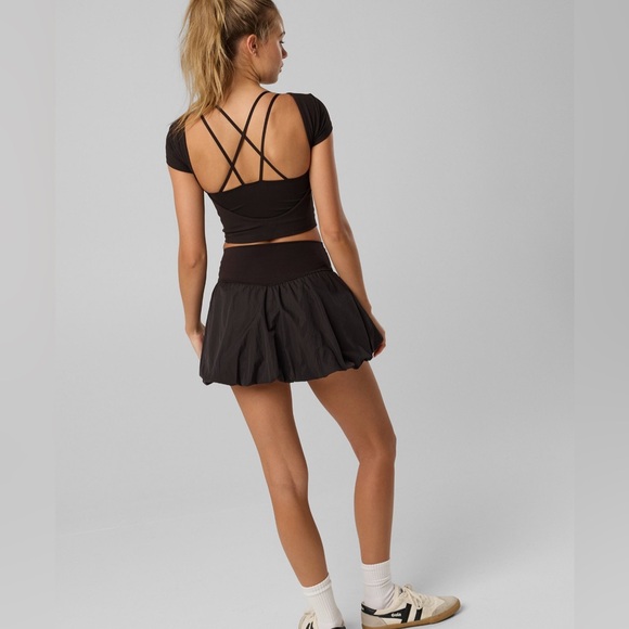 OFFLINE by Aerie Black Bubble Skort w/ built-in shorts - Picture 2 of 7